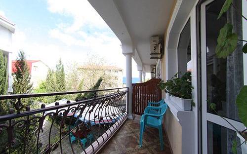 Эконом двухместный с балконом, Гостевой дом "Аквамарин" Алушта