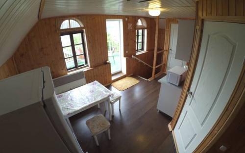 Двухкомнатный люкс-мансарда с кухней и балконом, Гостевой дом "Каштан" Архипо-Осиповка