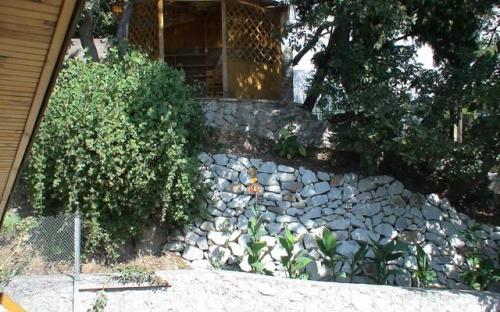 Мансарда двухкомнатная, Гостевой дом "Кипарисовый рай" Алупка